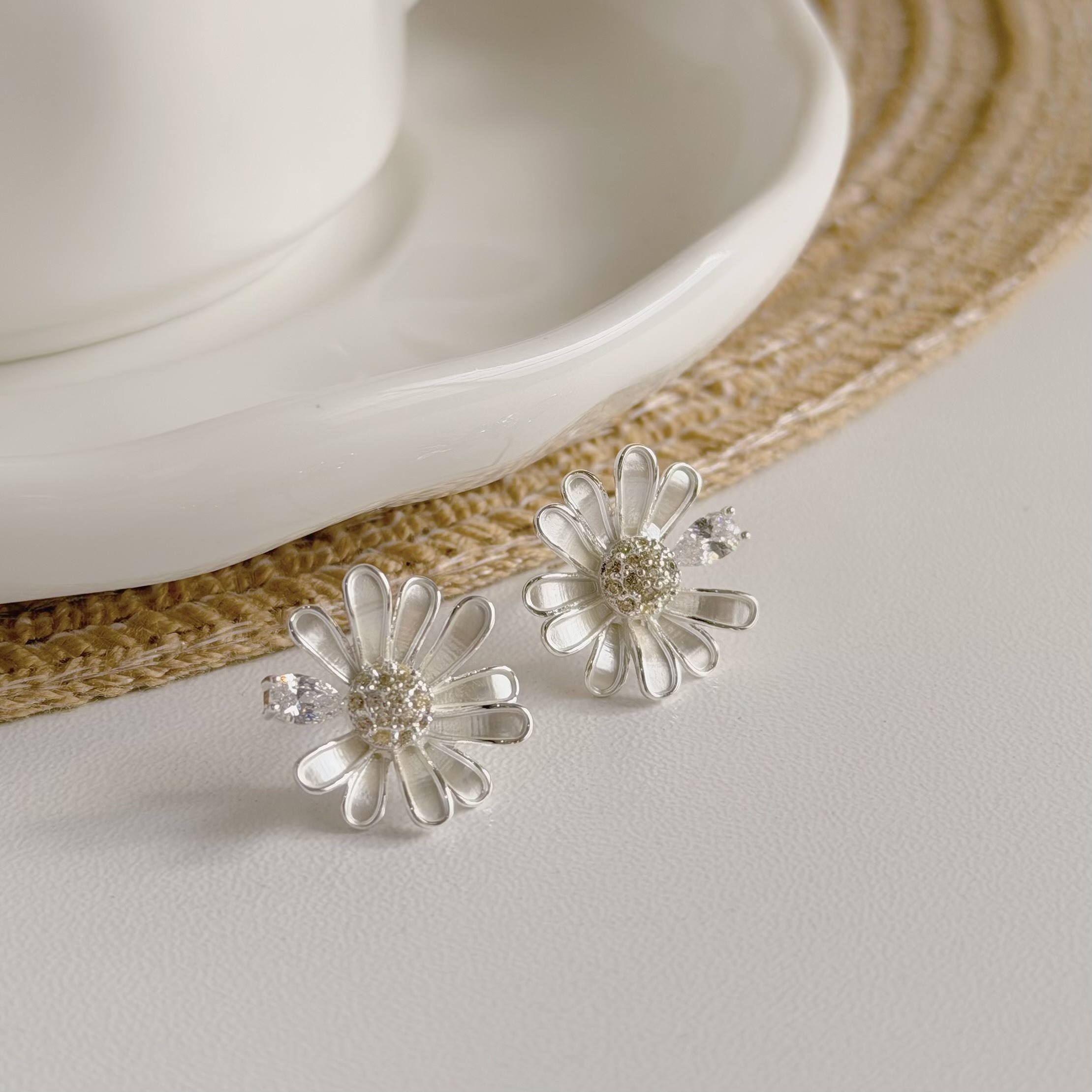 A286鋯石拉絲小花耳針