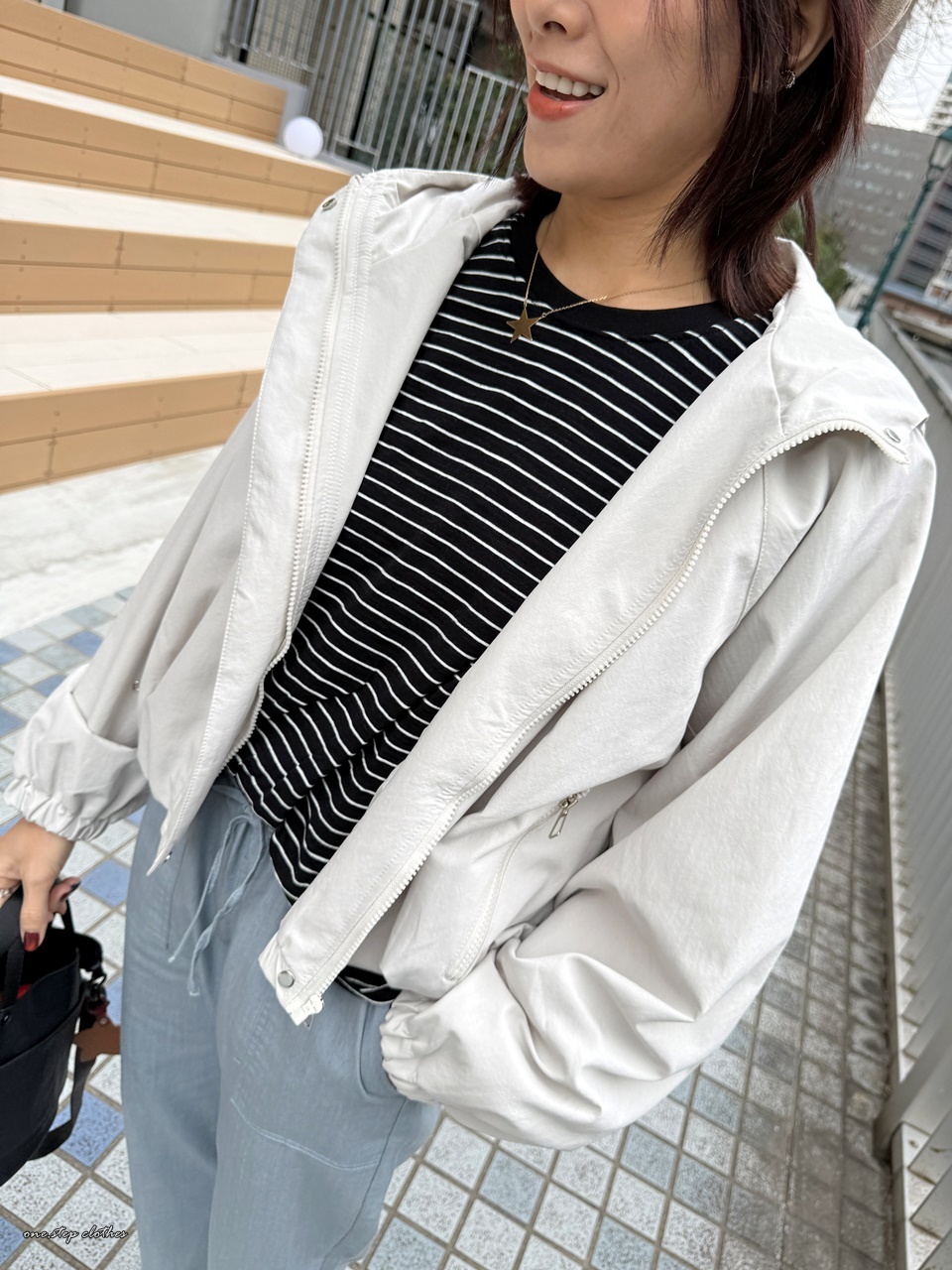 正韓俏皮縮腰口袋連帽風衣外 (米)