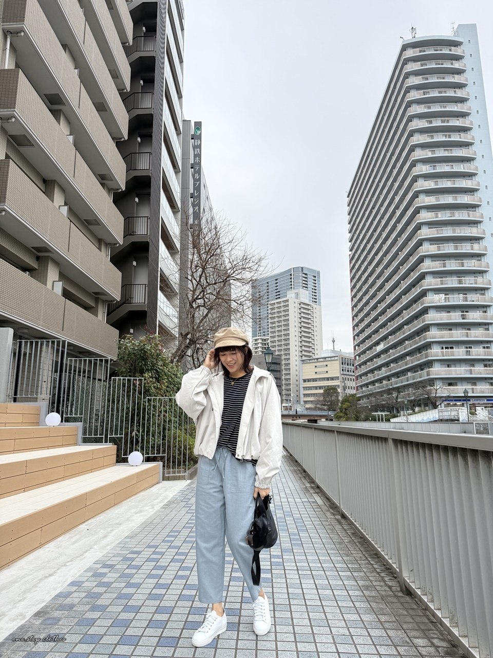 正韓俏皮縮腰口袋連帽風衣外 (米)