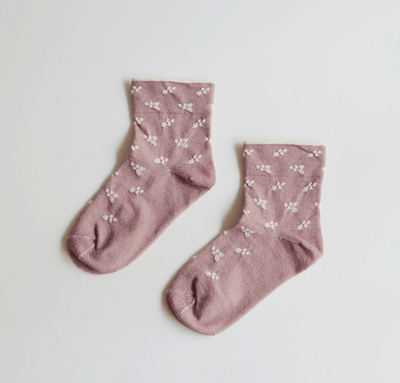 網球少女溫柔的襪子莓果