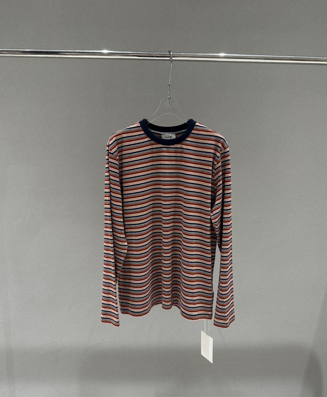 W00144跳色條紋上衣