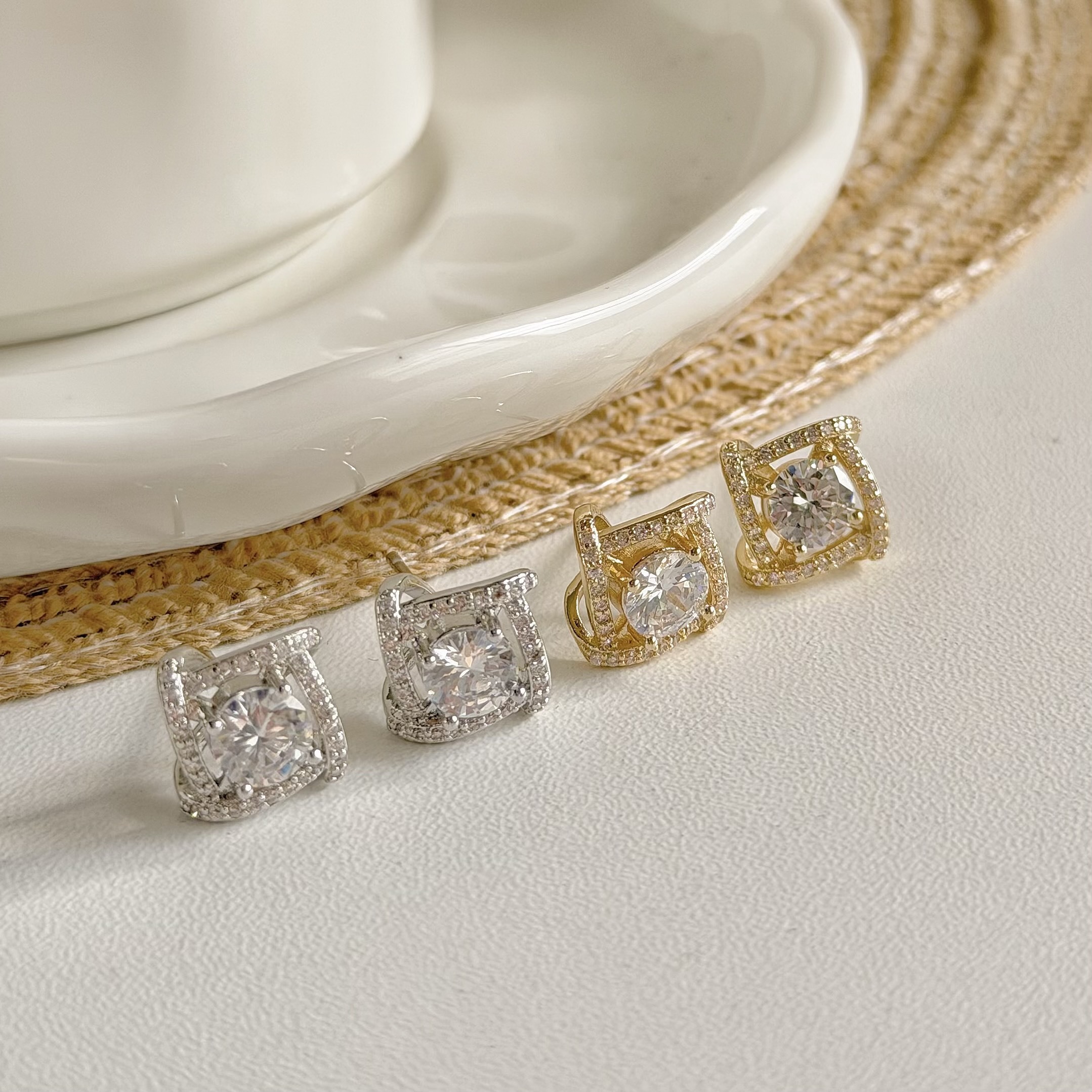 A289滿鑽鋯石方形耳針