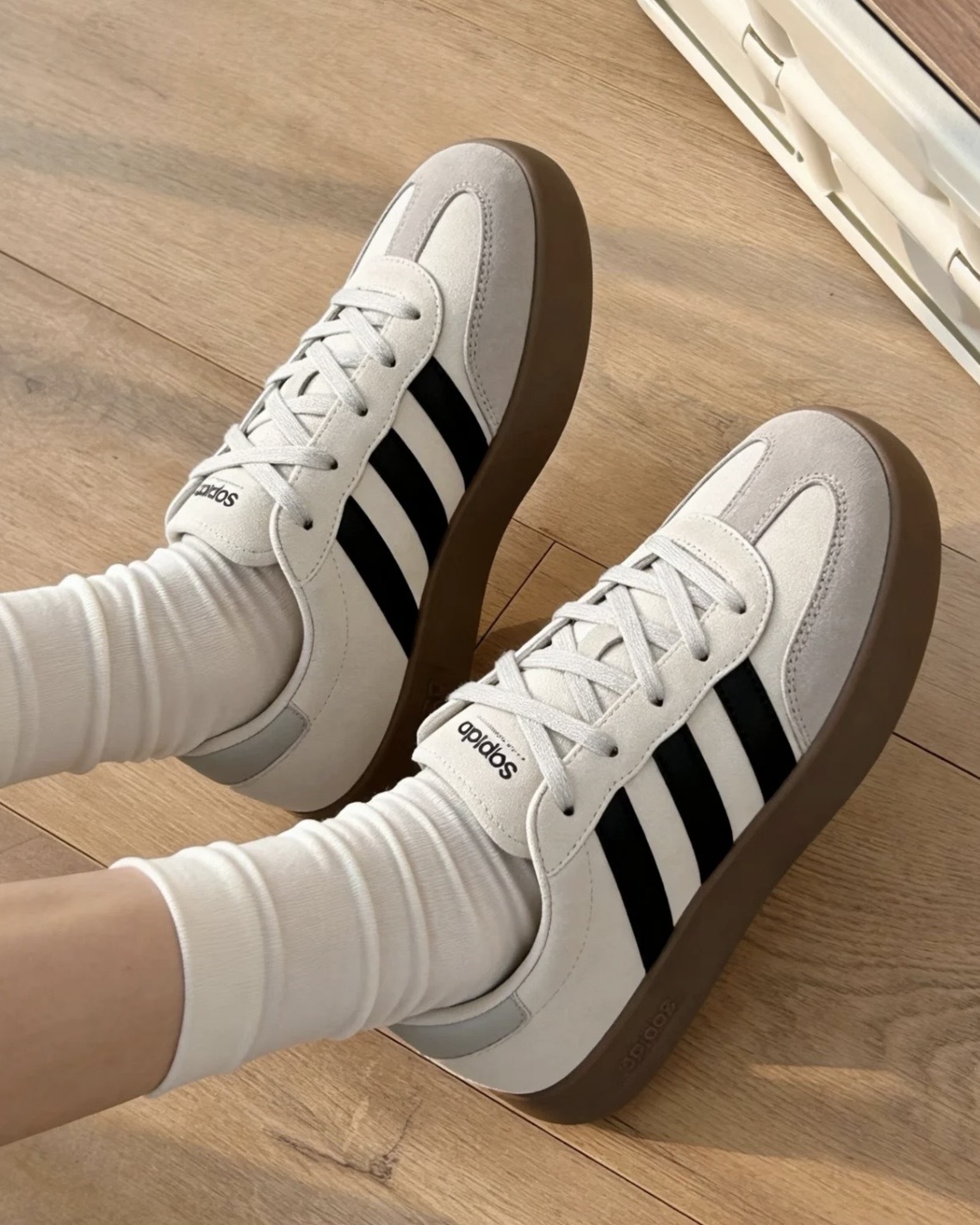 ADIDAS BARREDA 淺米灰色 白灰 德訓鞋