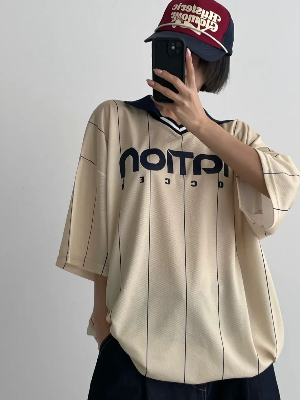 反領英文字短袖Tee AVOIR-012T