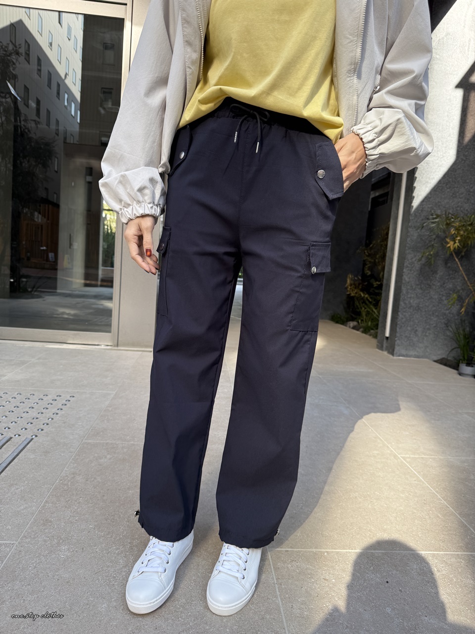 正韓深藍釘釦超彈性縮口褲