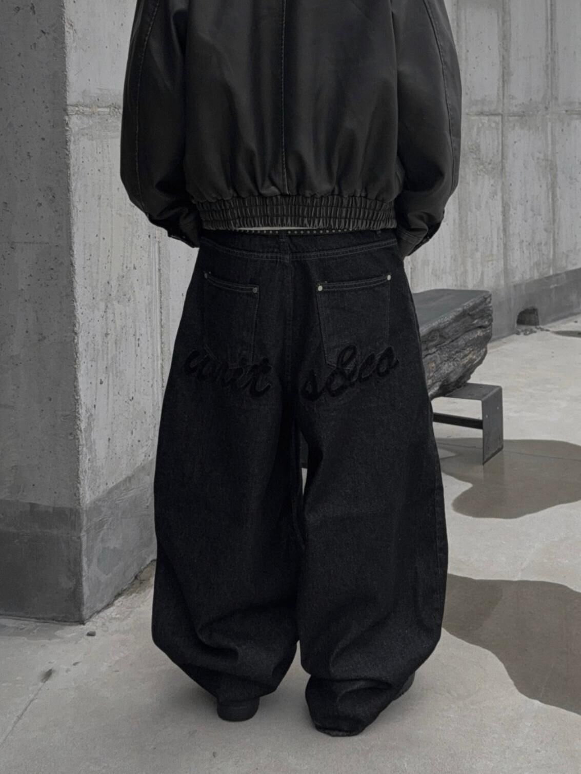 英文字鬆身牛仔褲 Seeot-106P