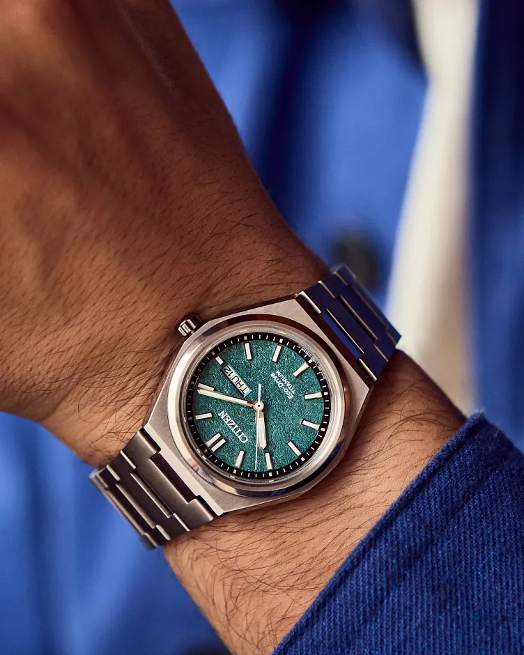 萬年鐘錶 - Citizen 星辰錶  超級鈦輕盈耐磨光動能男錶  AW0130-85X 錶徑39.5MM