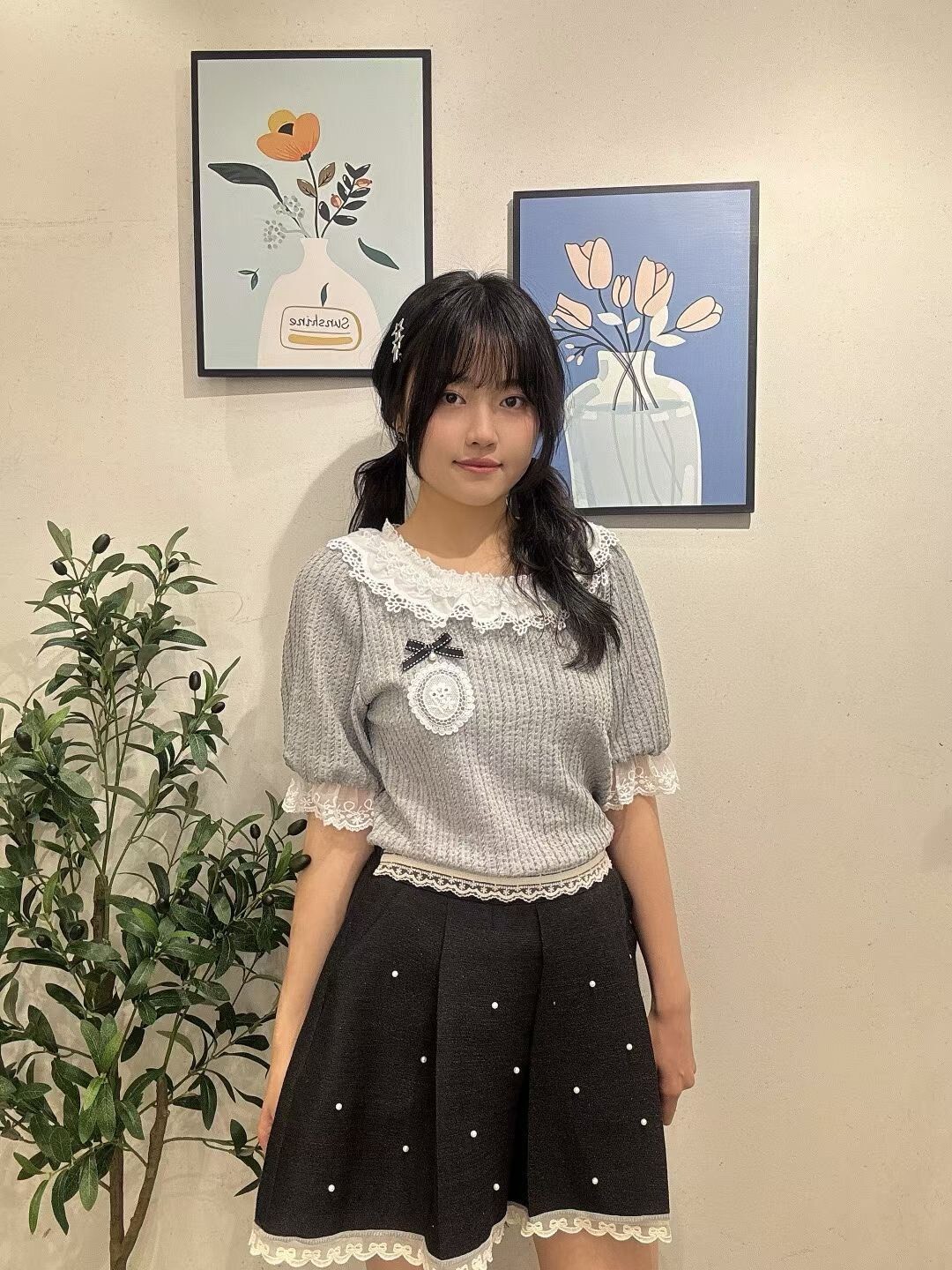 徽章蕾絲領短袖上衣