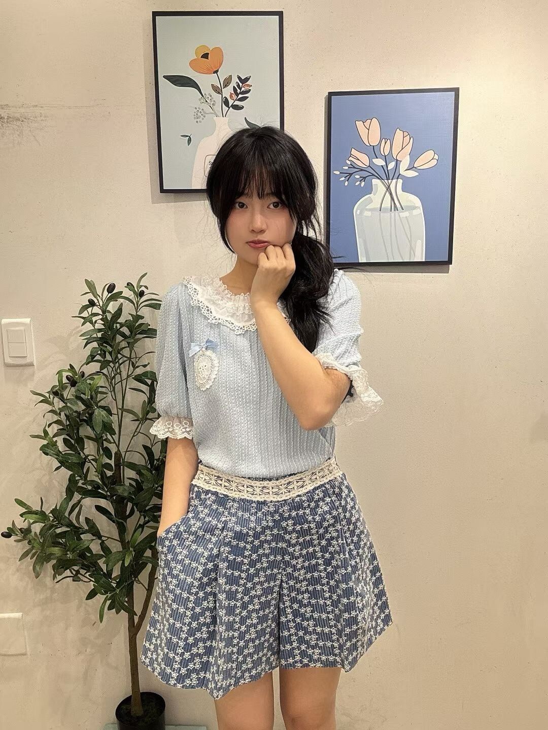 牛仔蕾絲花短褲