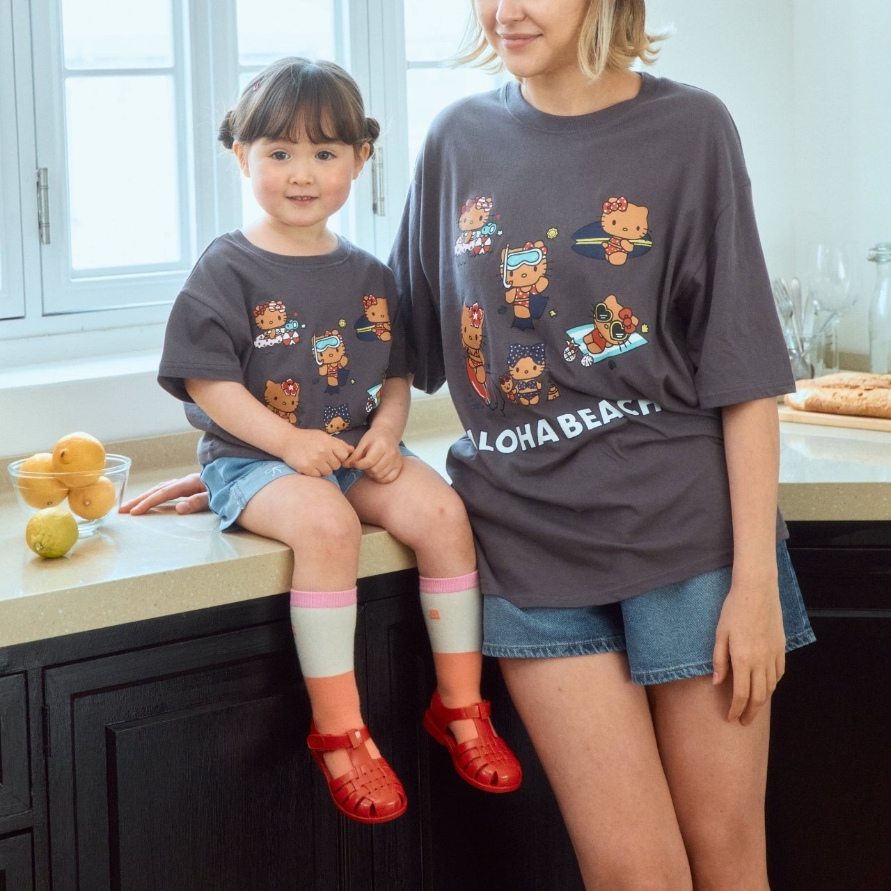 1st.Blue Surfing Cats Short Sleeve Tee（With Mom）