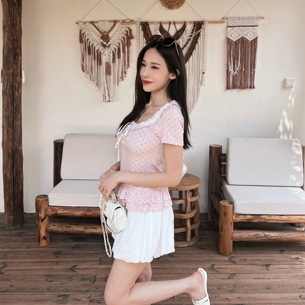 【波點x蕾絲】DOMISS荷葉短袖上衣-2色 (現+預)