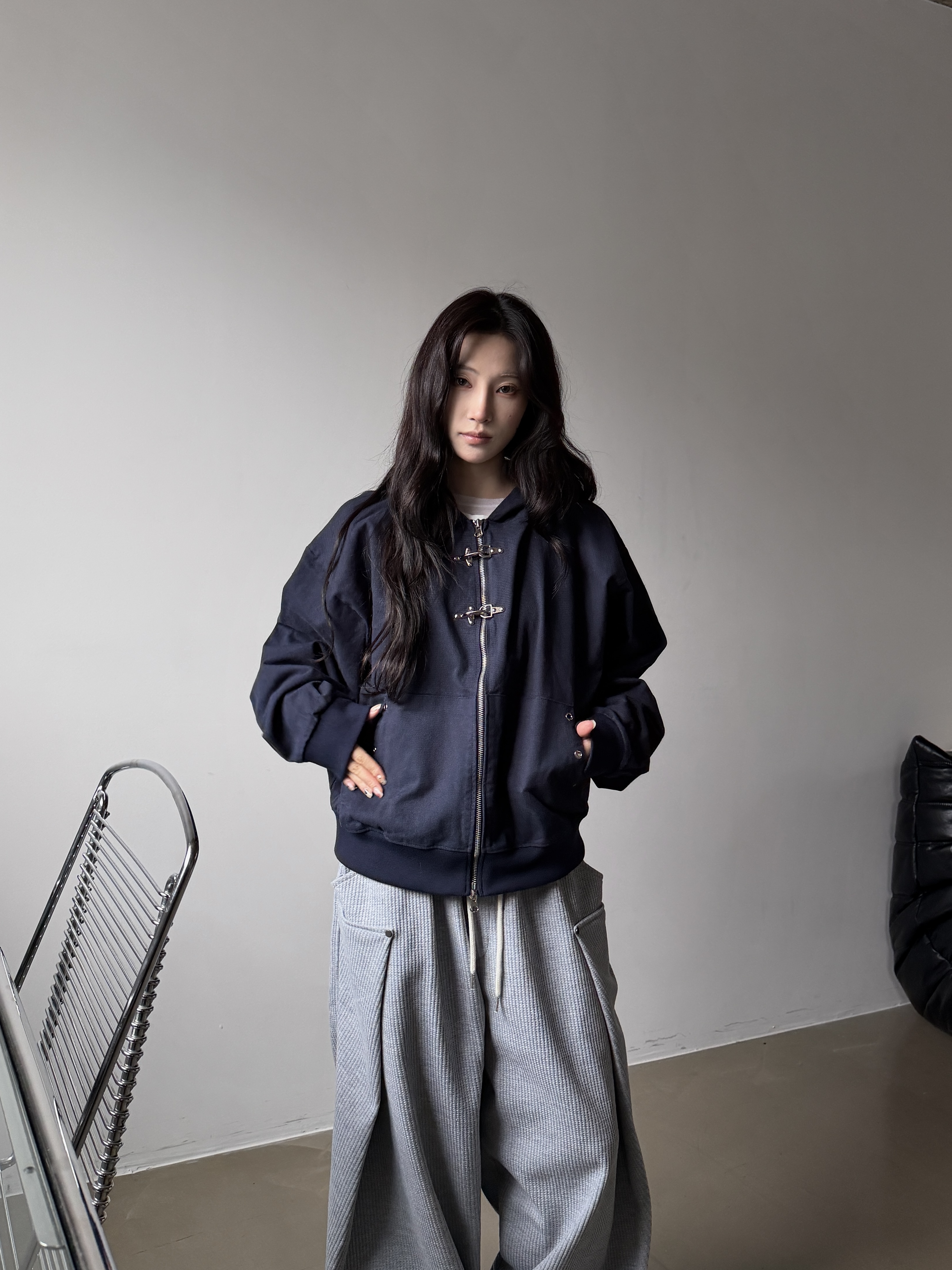 消防釦 金屬卯釘 寬鬆連帽外套