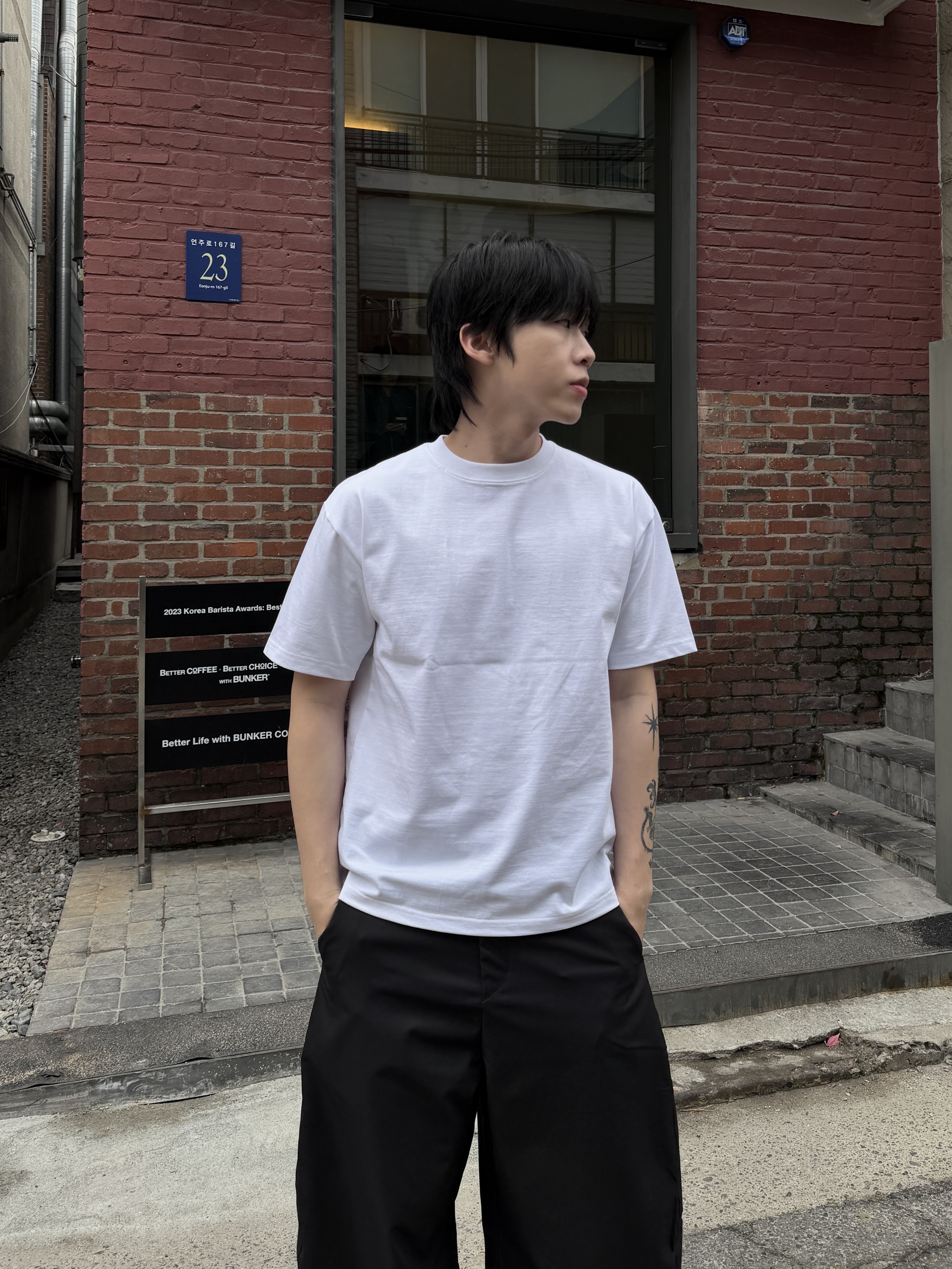 BOXY 微挺棉感 素面圓領 寬鬆短版上衣