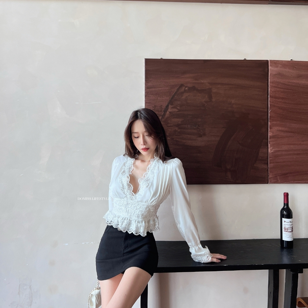 【法式精緻】DOMISS亮鑽蕾絲拼接收腰 雪紡 襯衫 (現+預)