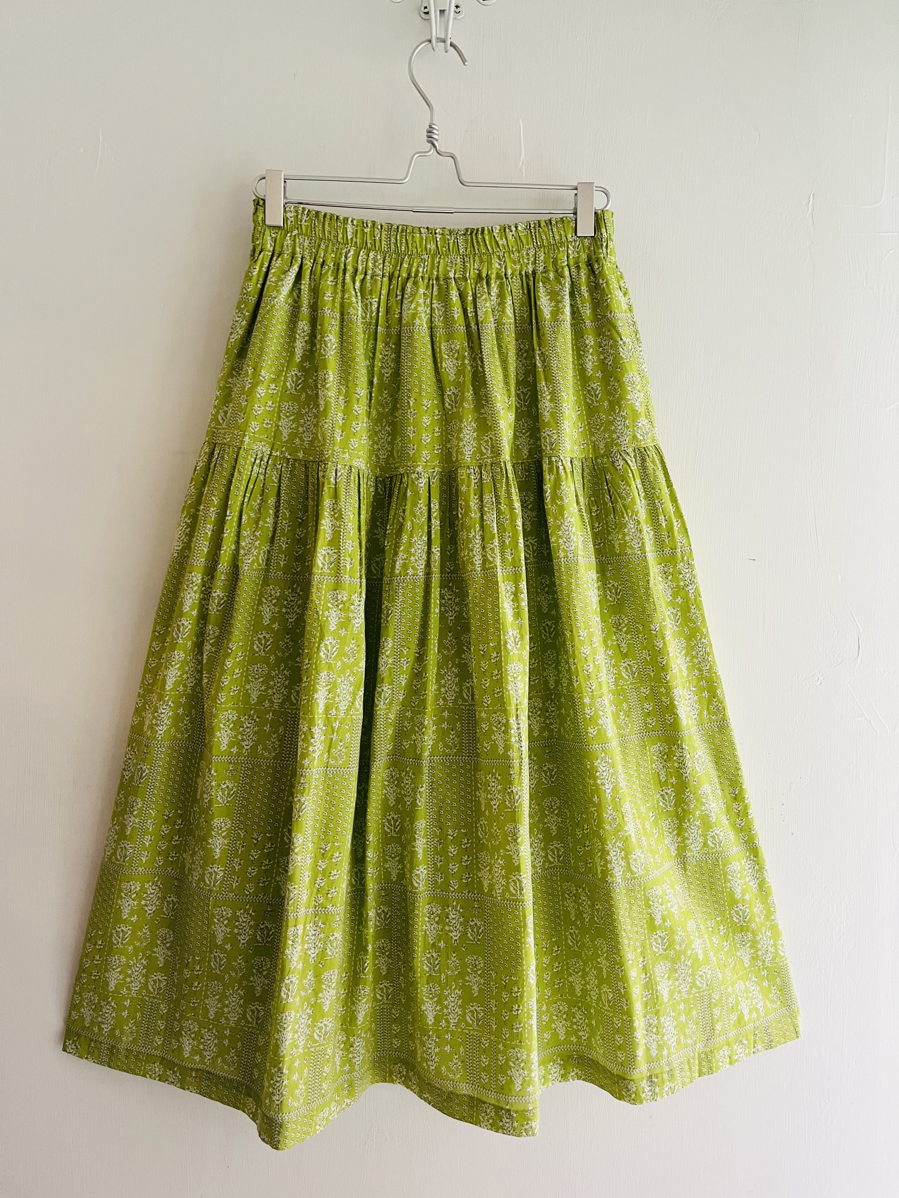 m.m.o.綠色碎花全橡筋裙