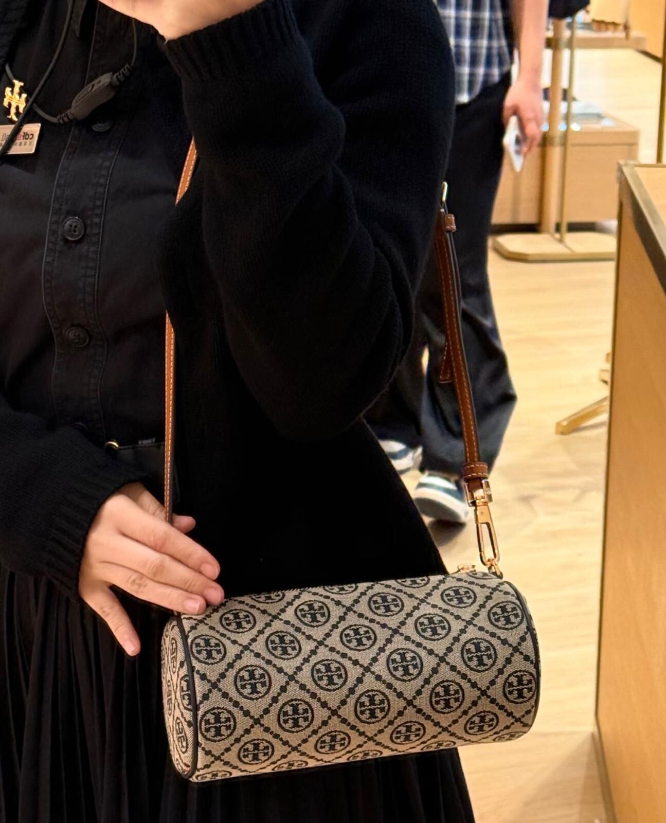 LYS01554 Tory Burch T Monogram緹花圓筒包