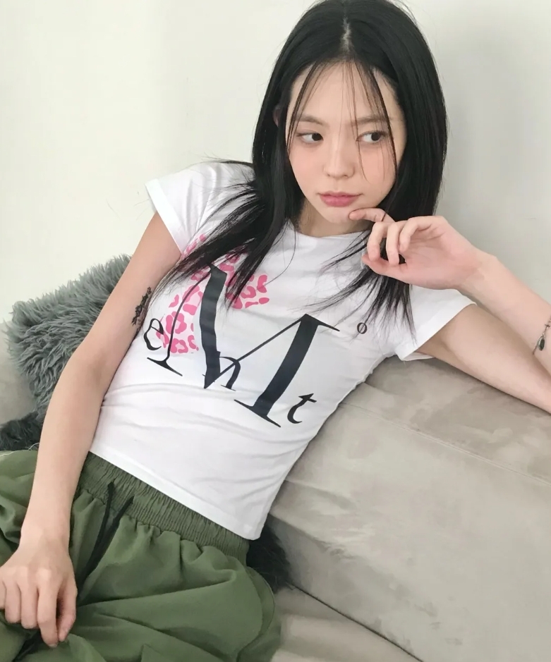 （現貨）韓牌 MUCENT SAHARA 豹紋大logo 短版 修身 短T P00000ZE