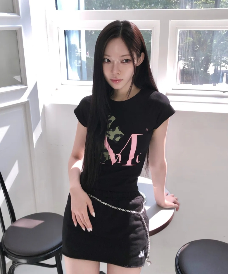 （現貨）韓牌 MUCENT SAHARA 豹紋大logo 短版 修身 短T P00000ZE