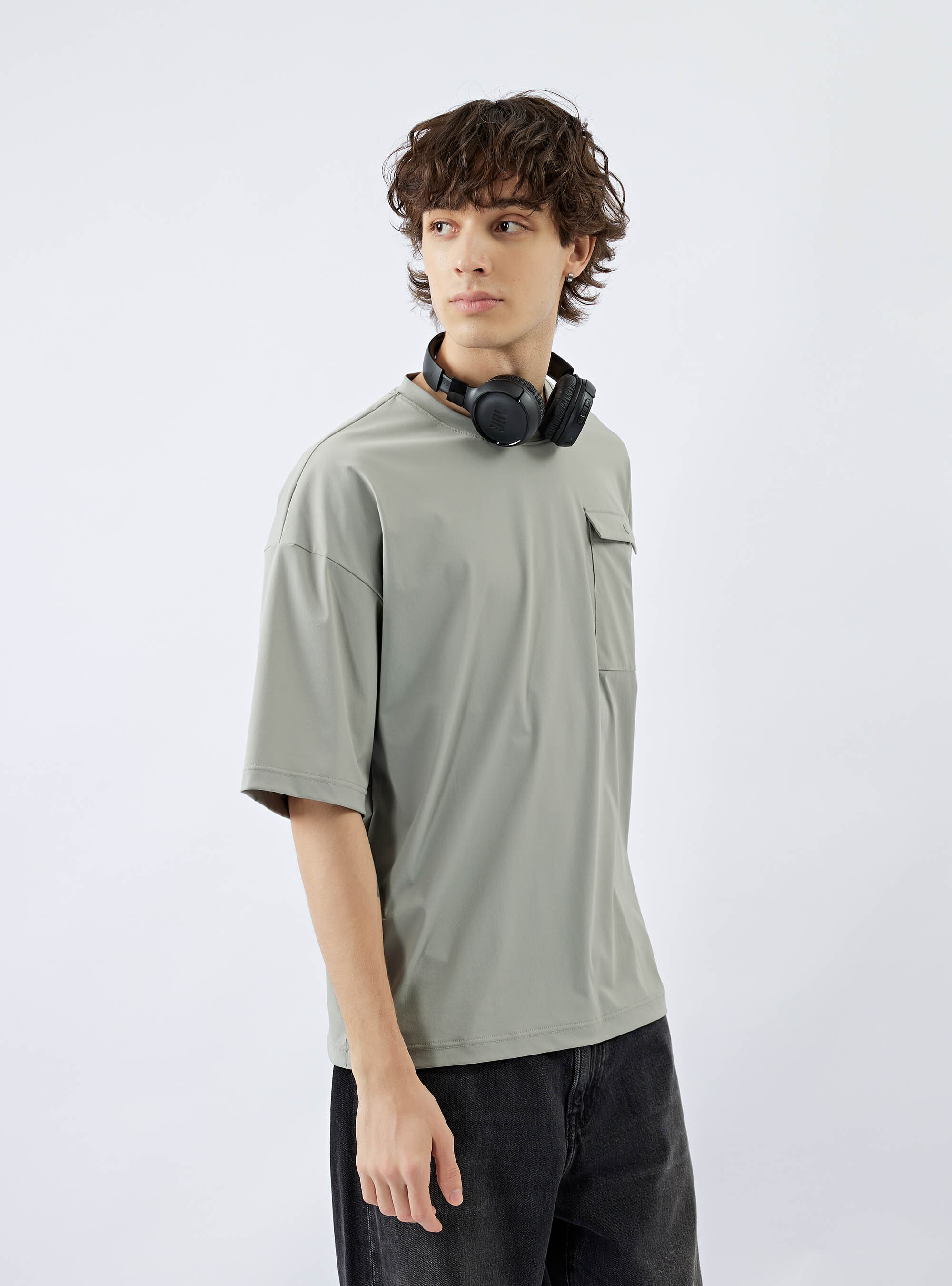 男女適穿 簡約寬版防曬口袋短袖T-shirt