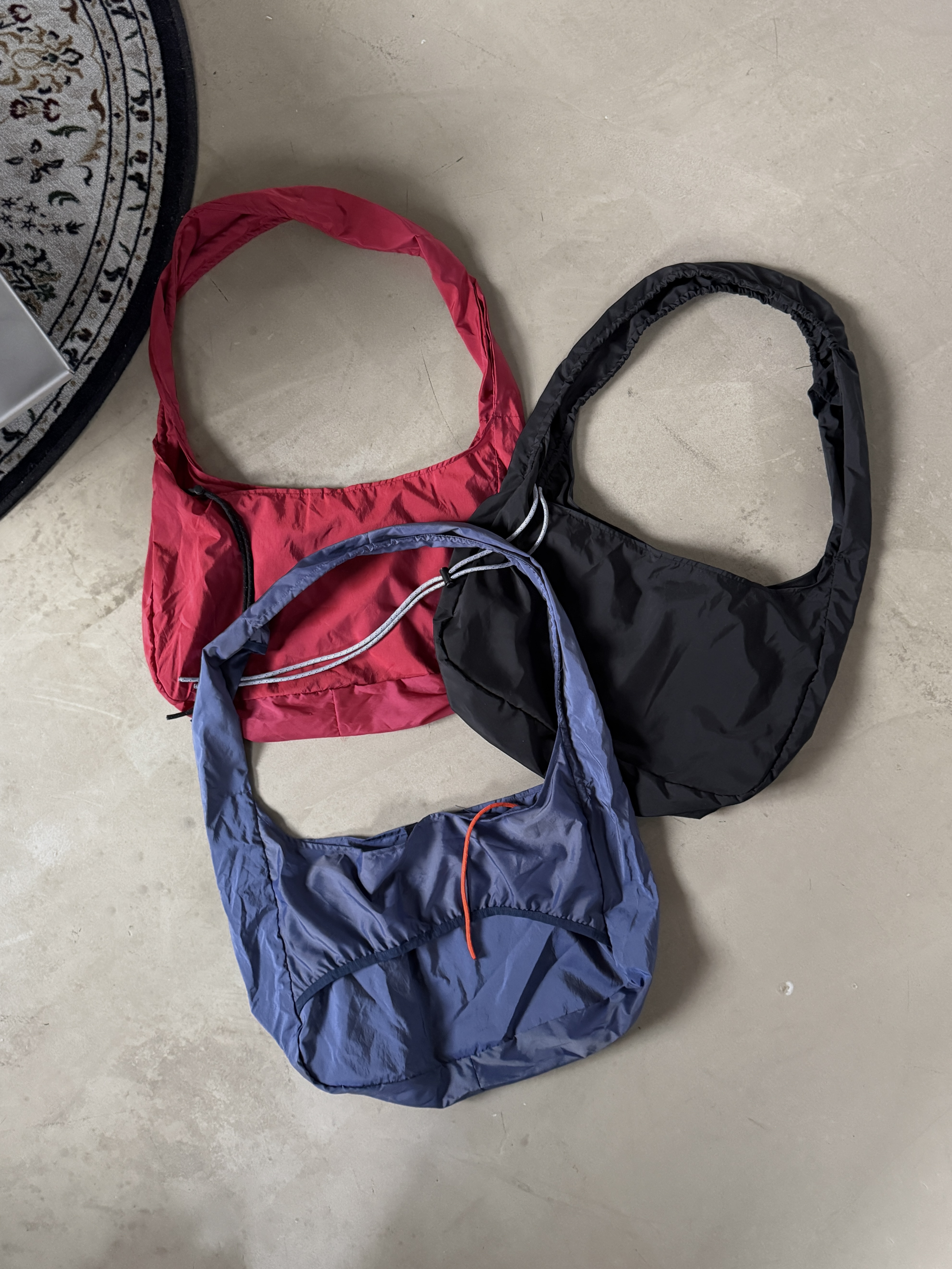 機能輪廓 尼龍軟感斜背包