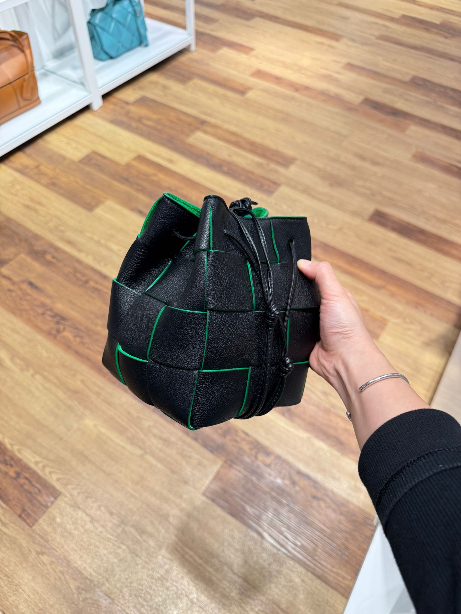 Outlet BV Cassette Bucket Bag