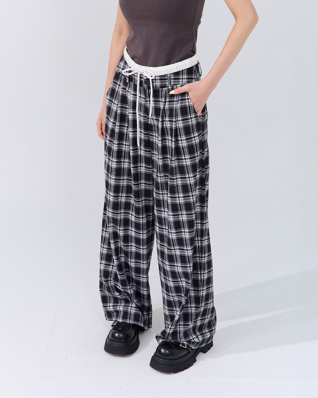 休闲抽绳剪接腰头格纹长裤 S/M【04102035】现+预