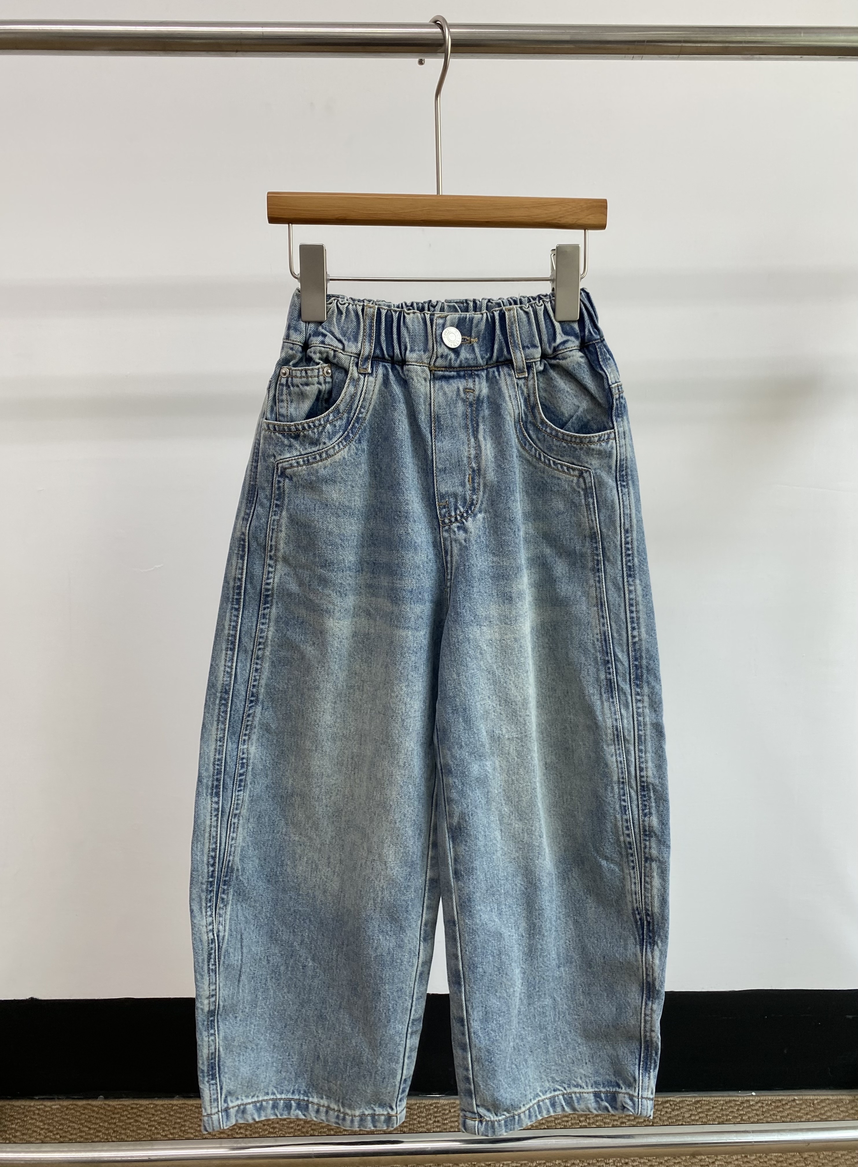 A04478口袋壓線牛仔褲