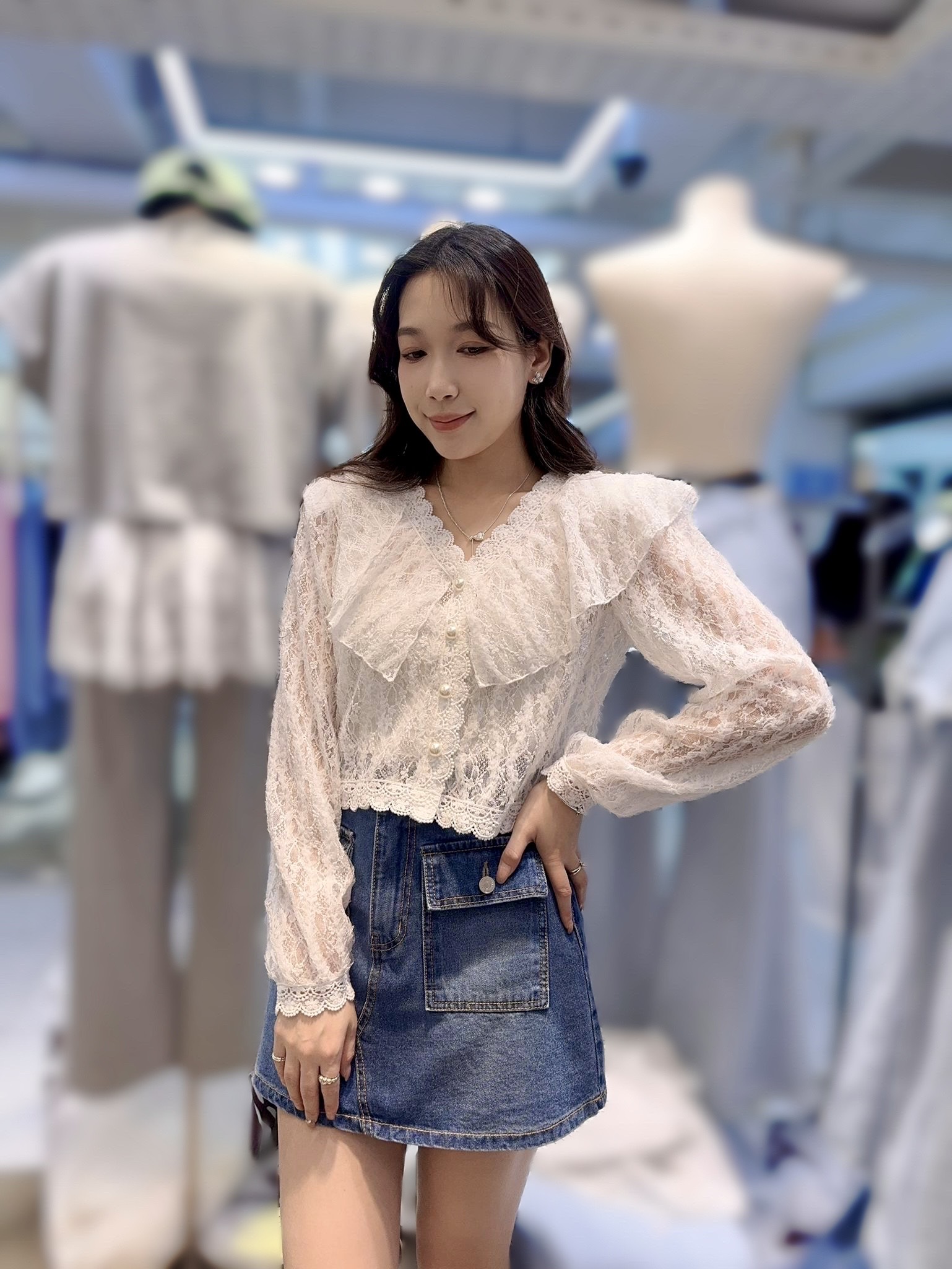 BL15  胸 44 長 17 $489 (一口價)