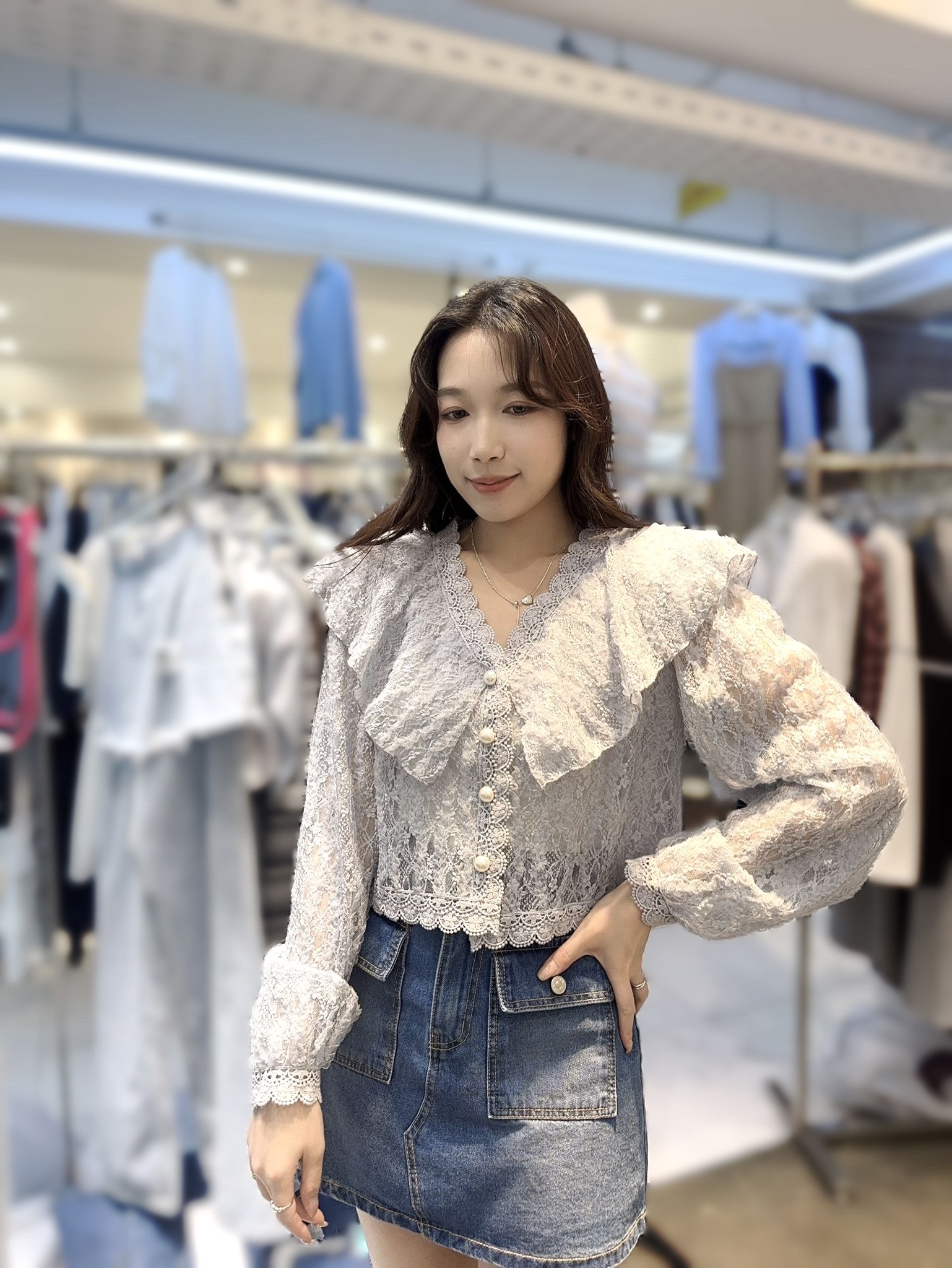 BL15  胸 44 長 17 $489 (一口價)