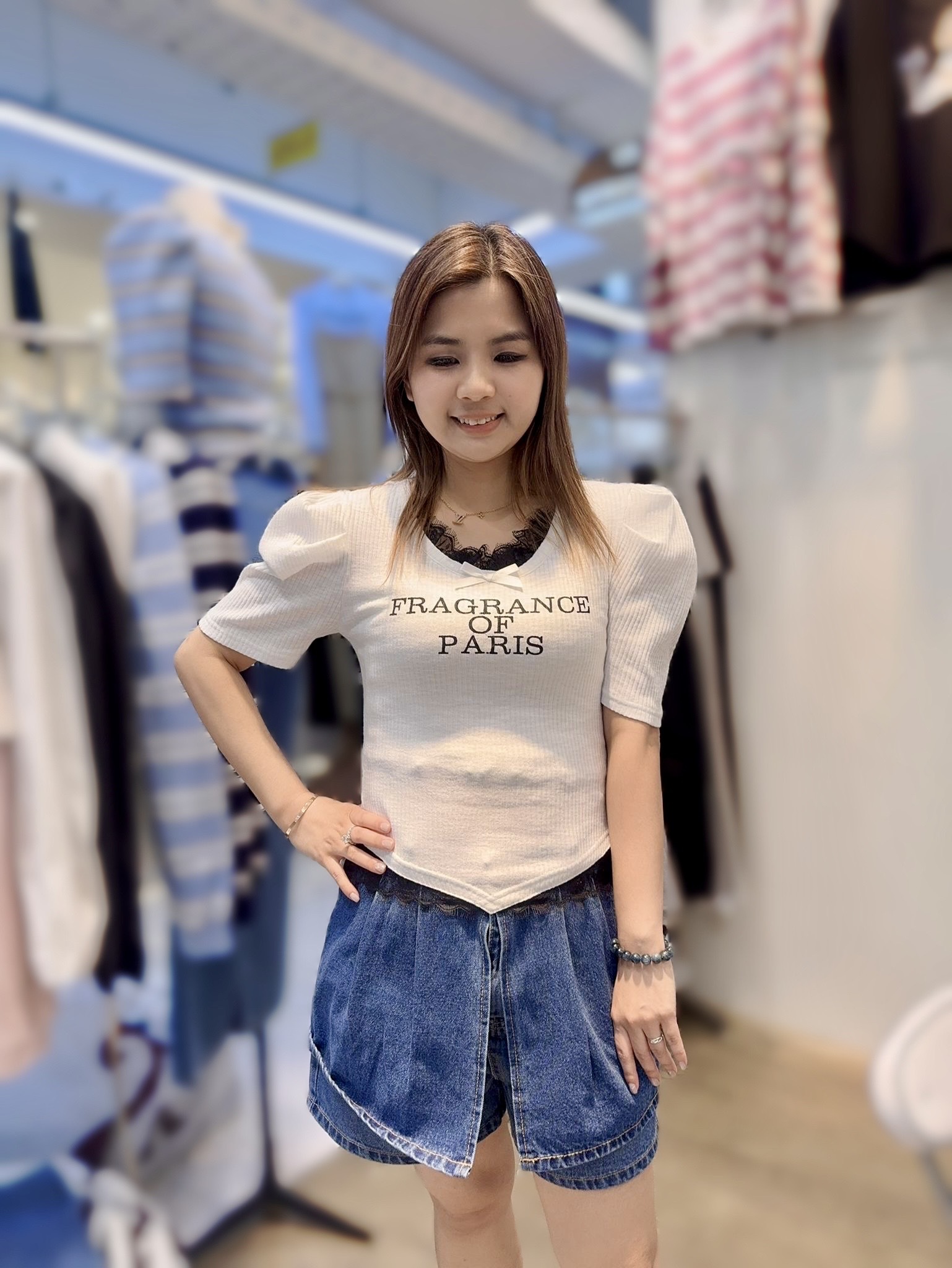 BL03 胸 32 -45長 18.5$399 (一口價)