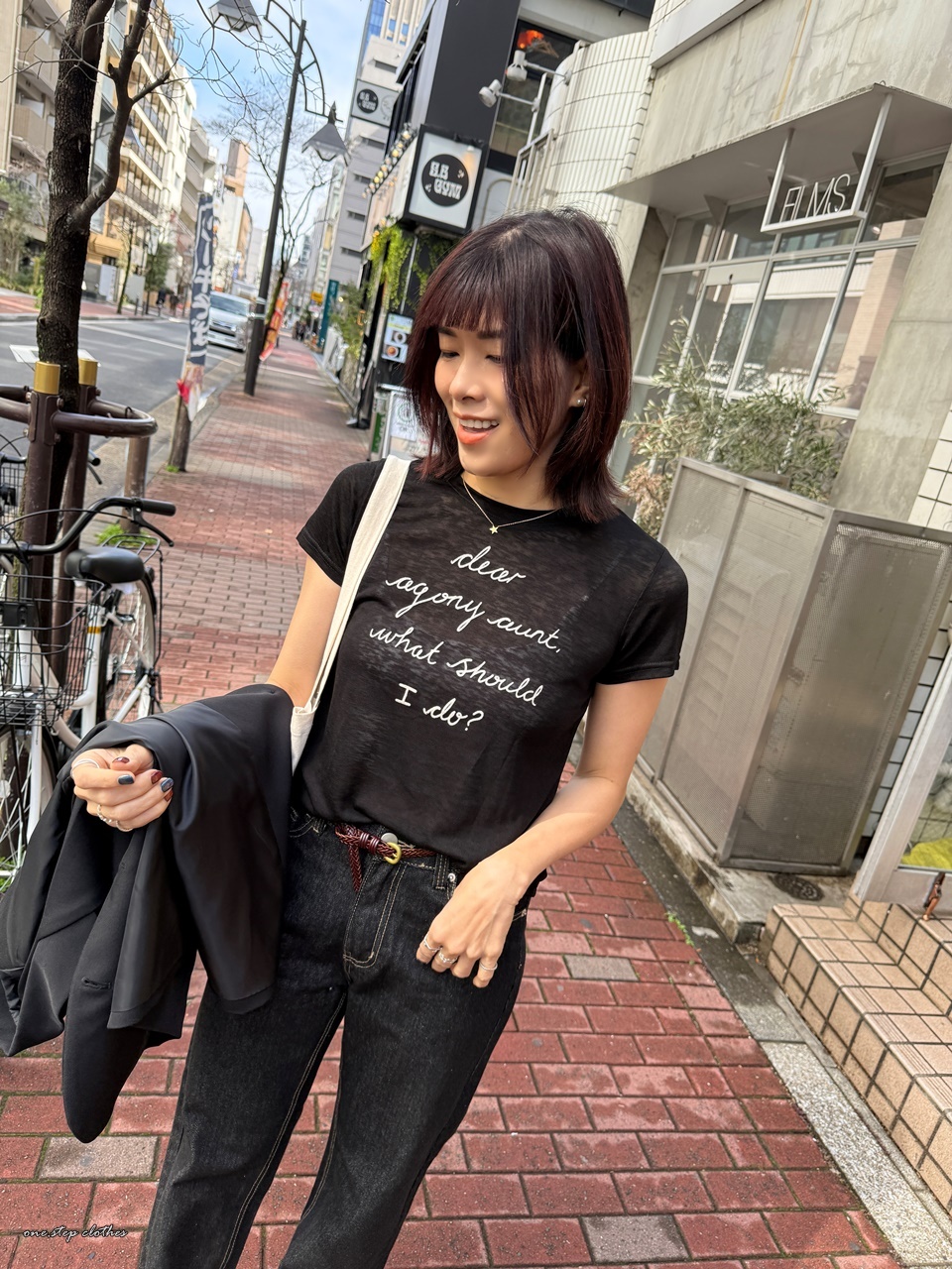 正韓棉麻顯瘦草寫字母T (黑)