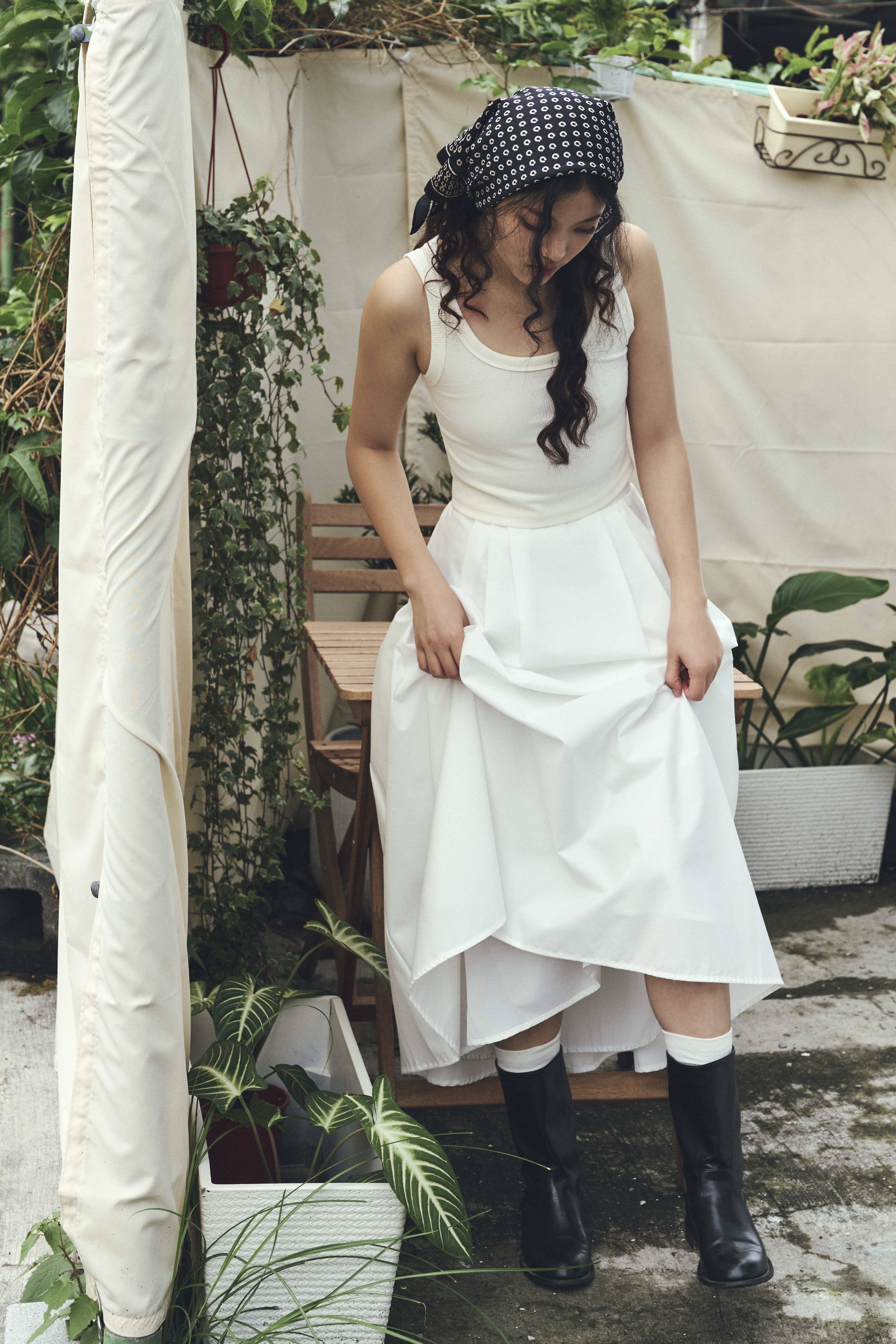 【4月底出貨】Gmade/收臀活摺後鬆緊遮瑕裙-白