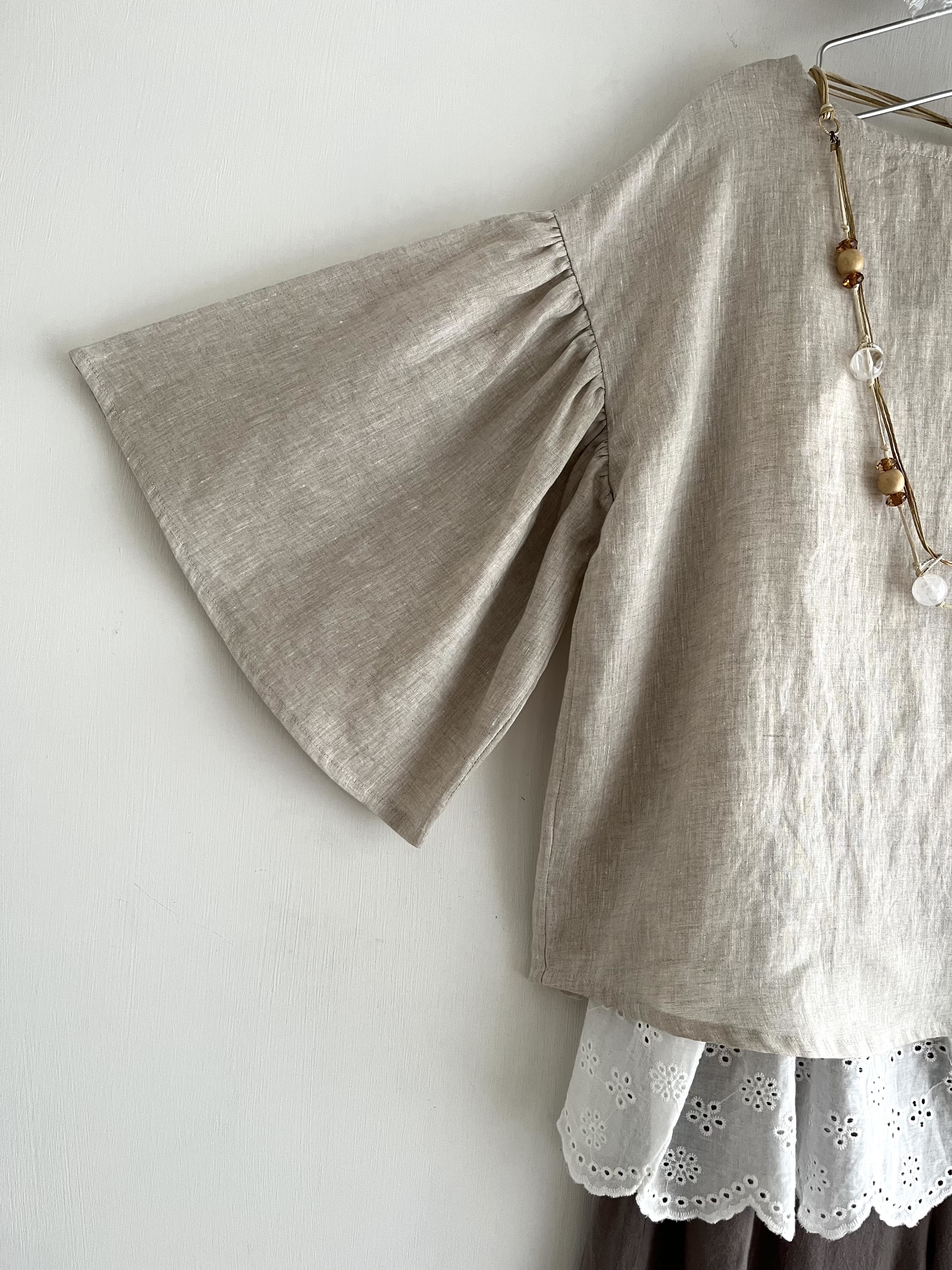 AUG麻色麻質圓領top