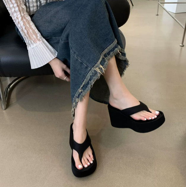 夏季新款厚底沙灘涼拖增高厚底夾腳人字拖女外穿時尚百搭