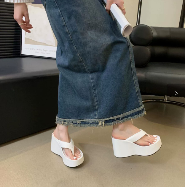 夏季新款厚底沙灘涼拖增高厚底夾腳人字拖女外穿時尚百搭