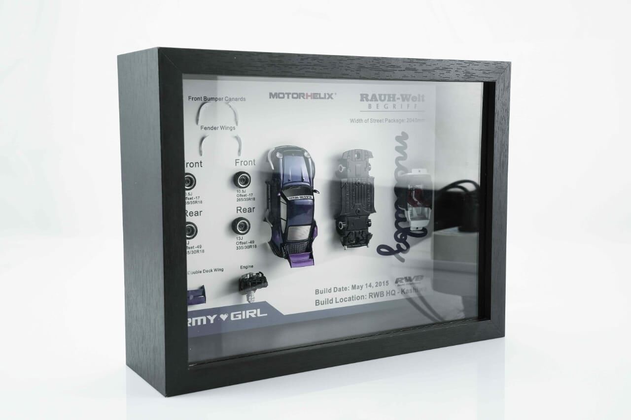 預訂:1/64 Motorhelix  RWB 964 Army Girl Model Build Display Frame (M90801 )