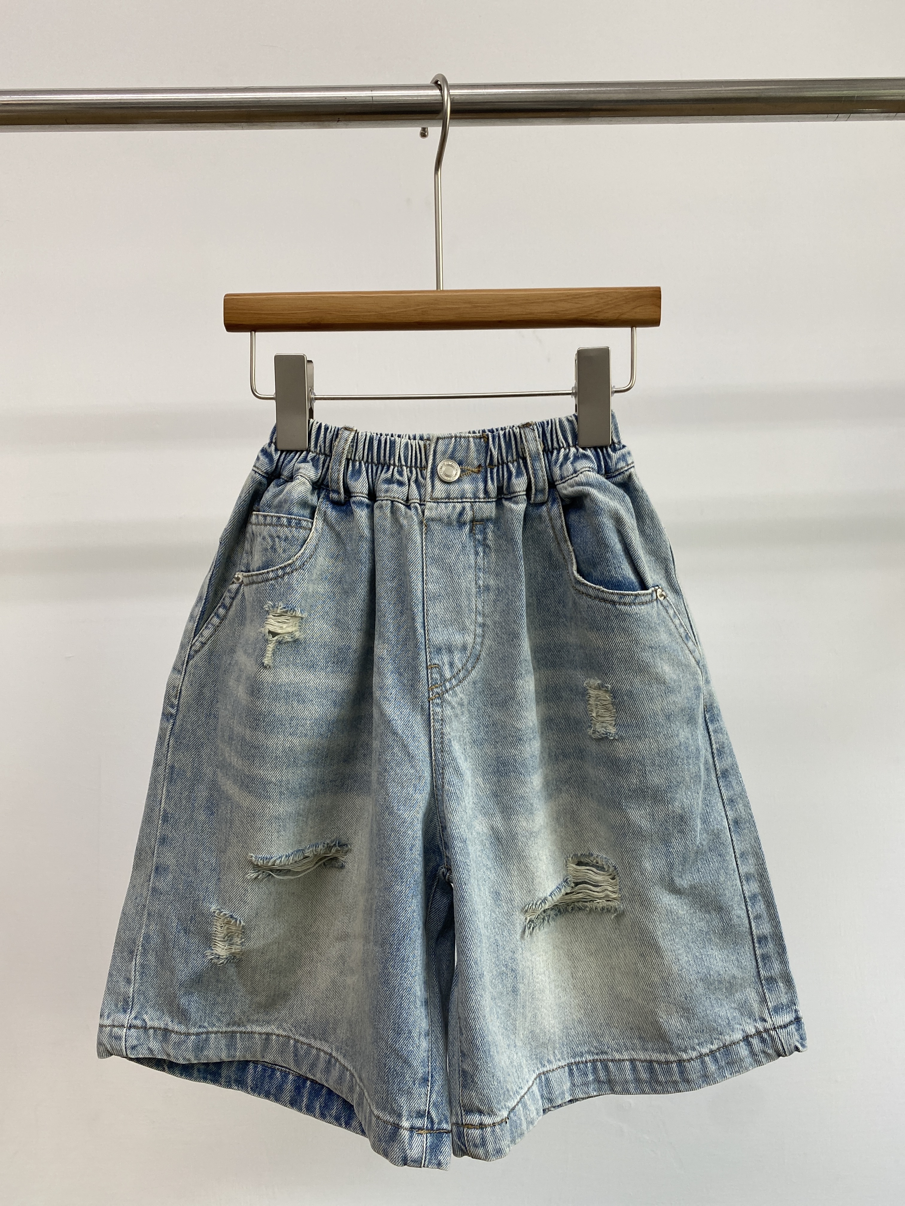 A04484刷破造型牛仔五分褲