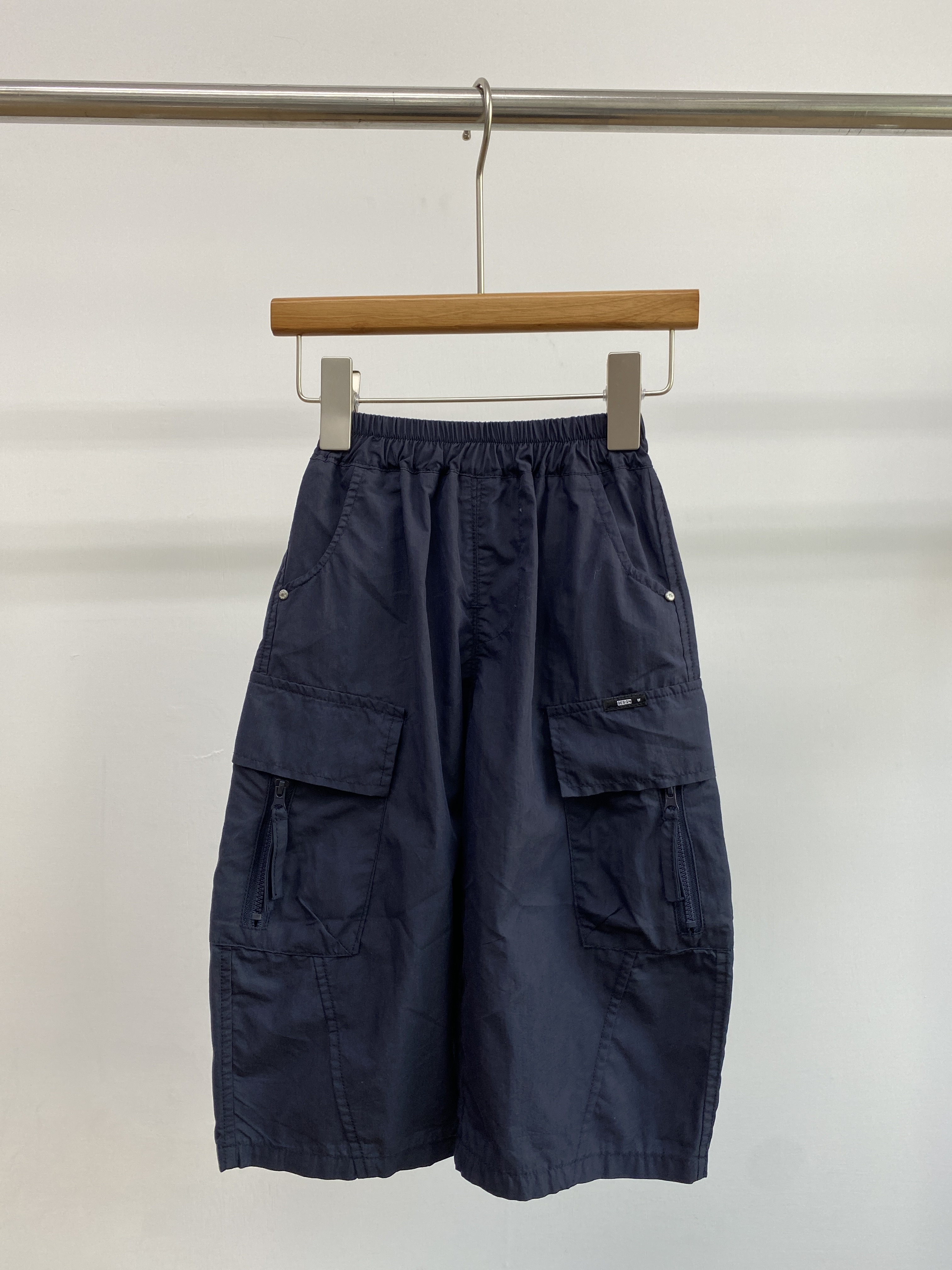 A04486滑面口袋拉鏈工裝褲