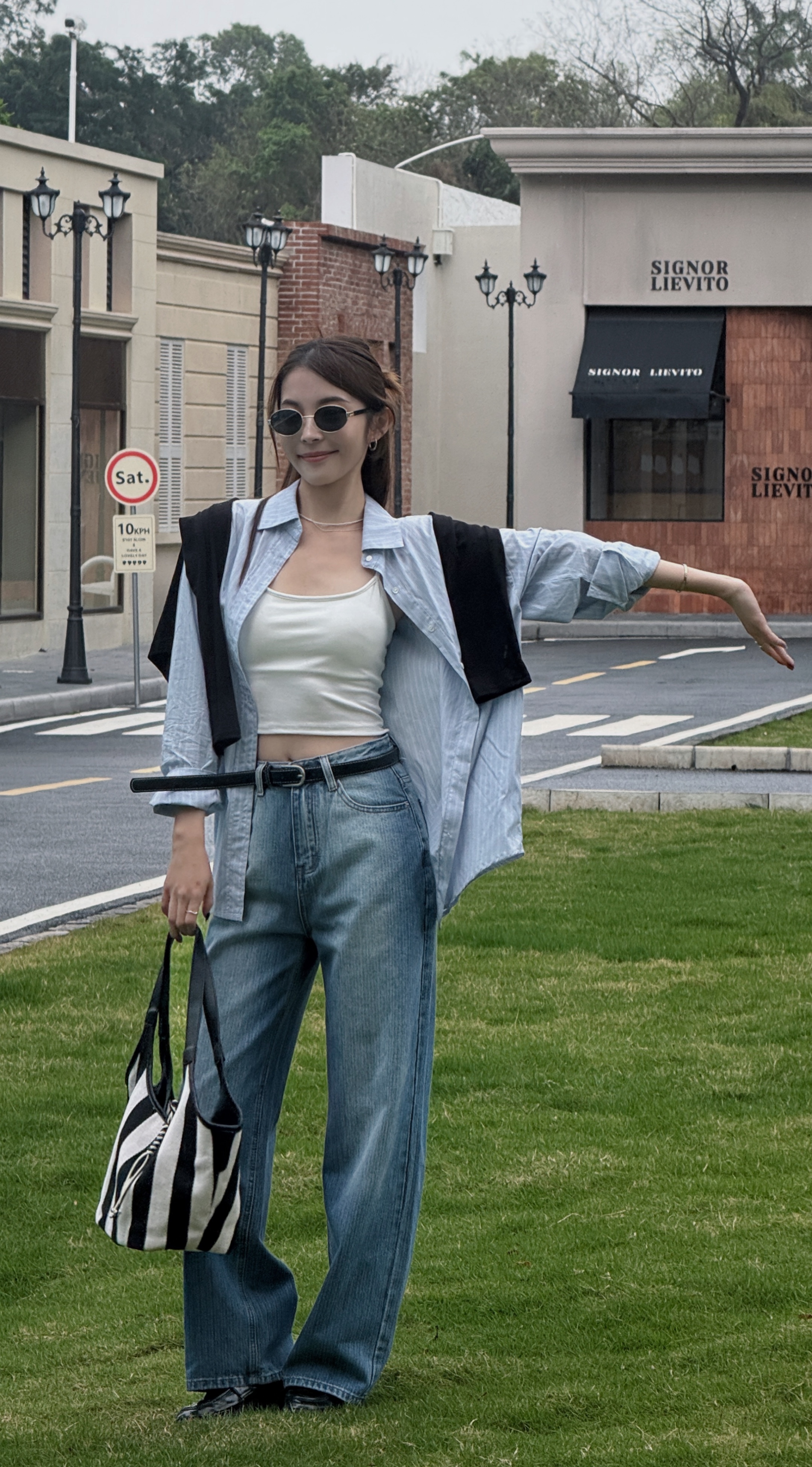 冰心藍條紋襯衫