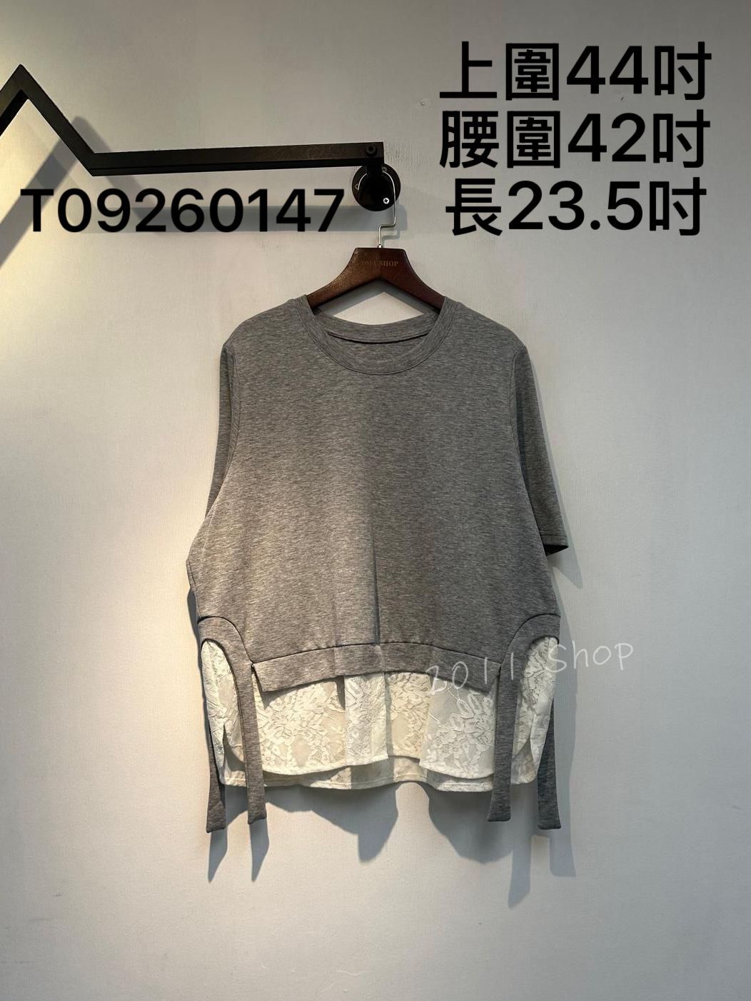 暗紋網紗蕾絲拼布TOP 上圍44吋 腰圍42吋 長23.5吋 T09260147