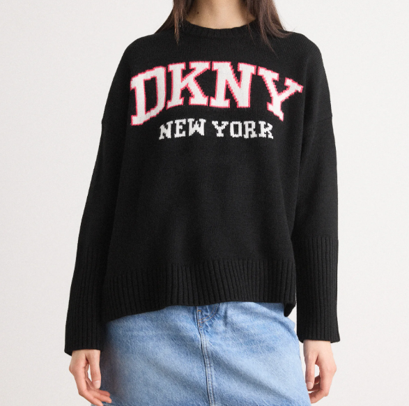 [S] DKNY BK/FSTV PINK VARSITY LOGO INTARSIA CREW NECK RELAXED SWEATER, DJ4R0362-I0X (SD1766)