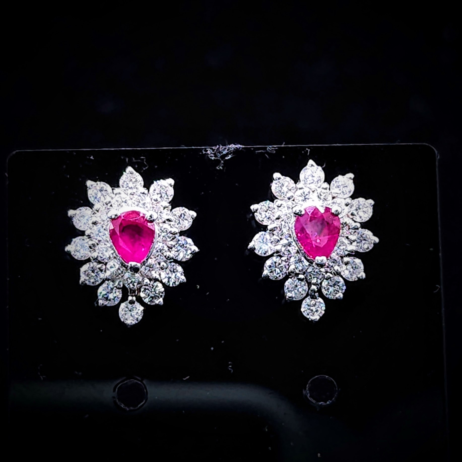 全新18K白金【主石68份紅寶石】配60份鑽石耳環