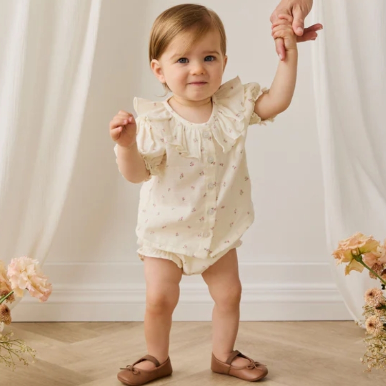 （預購）JAMIEKAY 玫瑰印花荷葉領泡泡袖排釦上衣 Organic Cotton Muslin Alora Top - Willow Rose