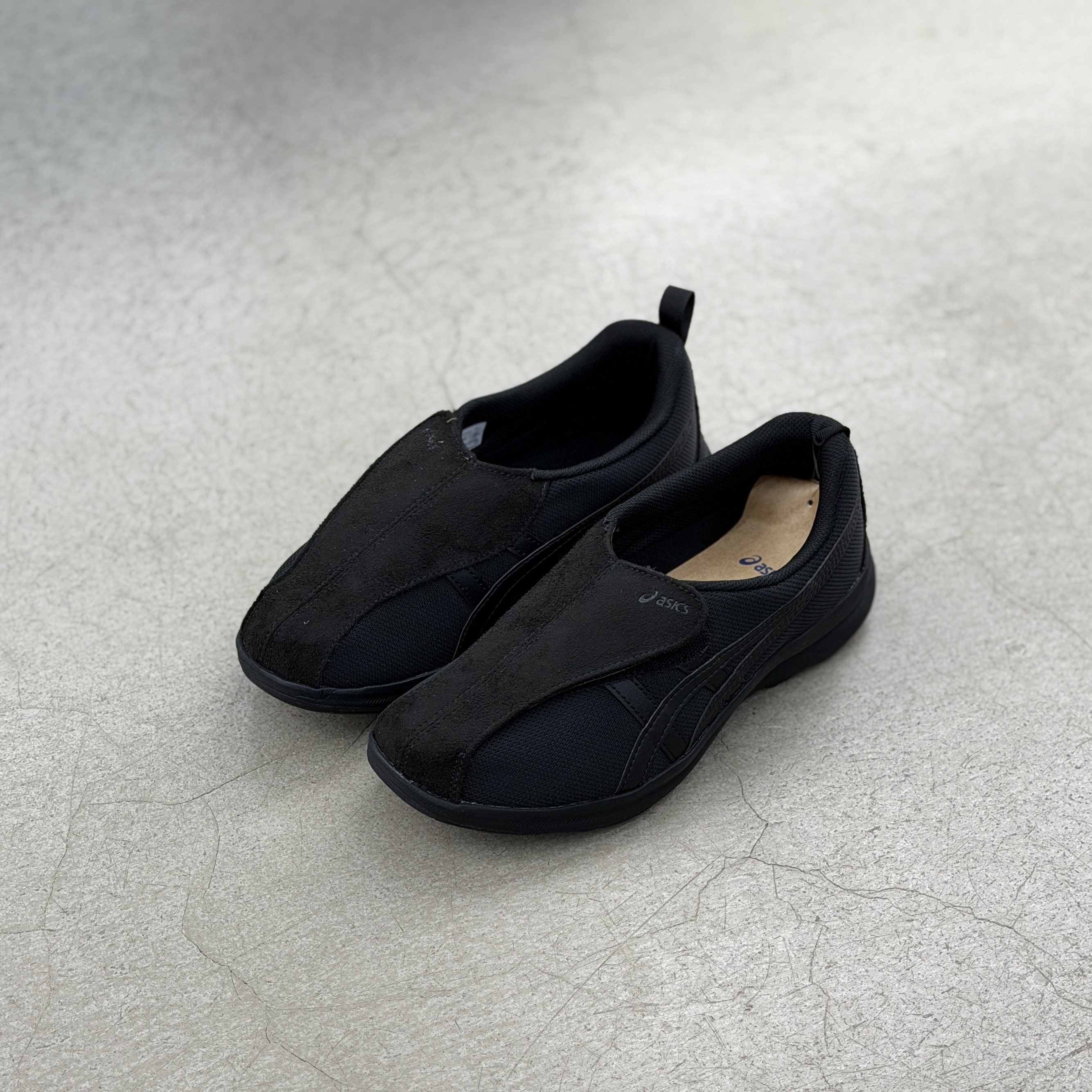 Asics Walker- Black (女裝)