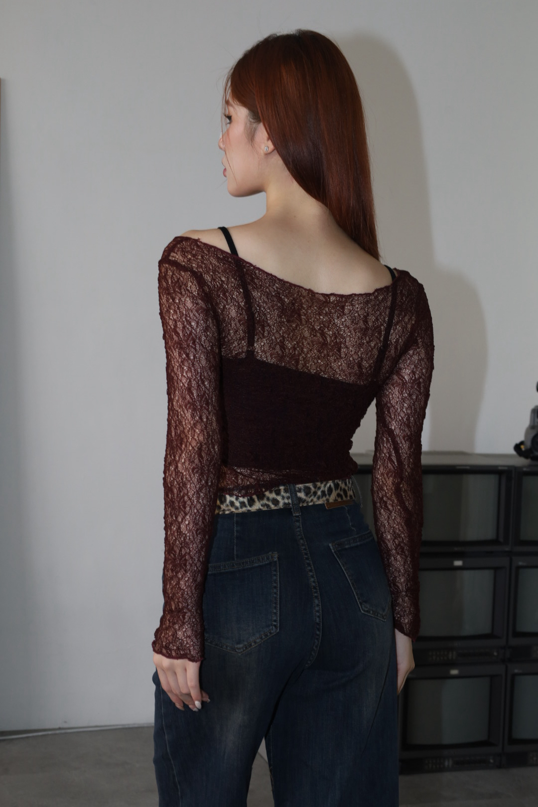 [ Ananas設計款✨]下襬開衩蕾絲上衣