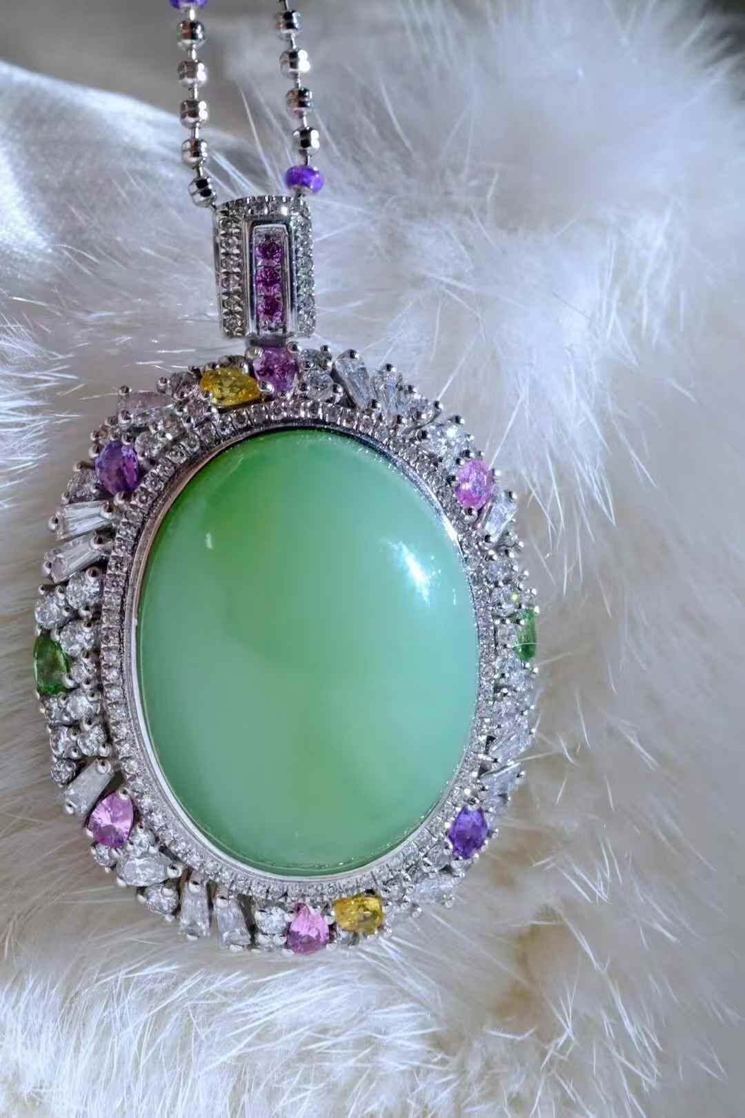 和田玉黑羊洞薄荷綠鴿子蛋吊墜,天然和田玉軟玉