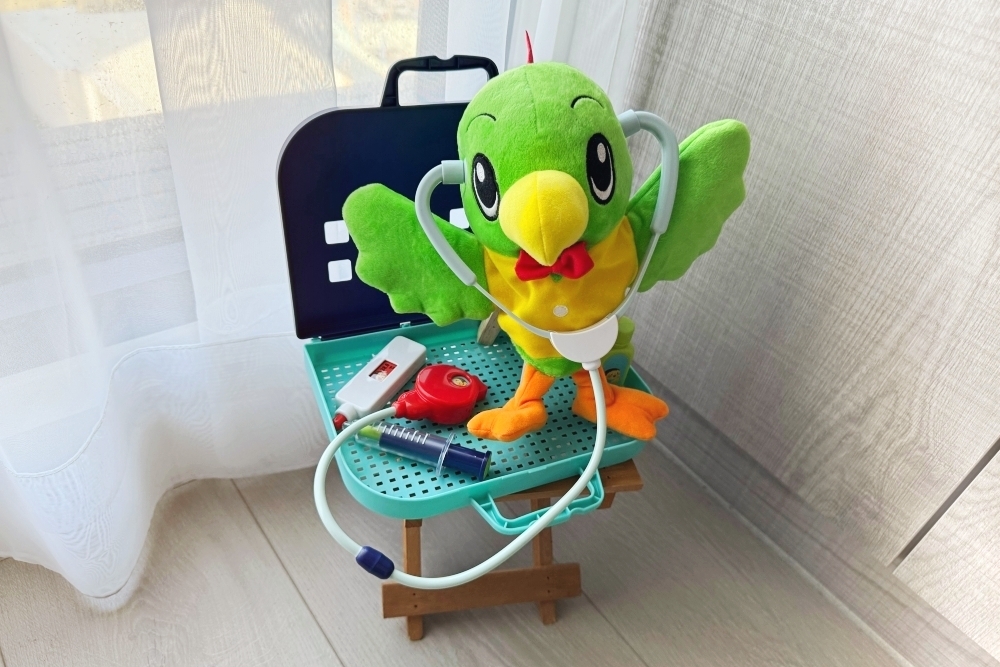 桃樂比小醫生角色扮演玩具情境示意