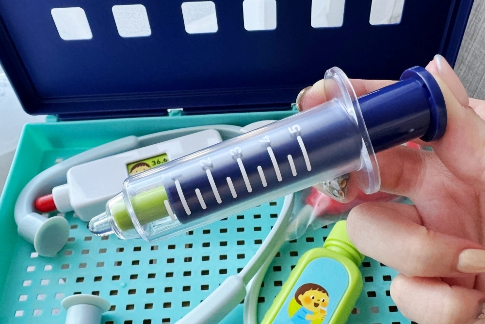 桃樂比小醫生醫藥箱收納示意