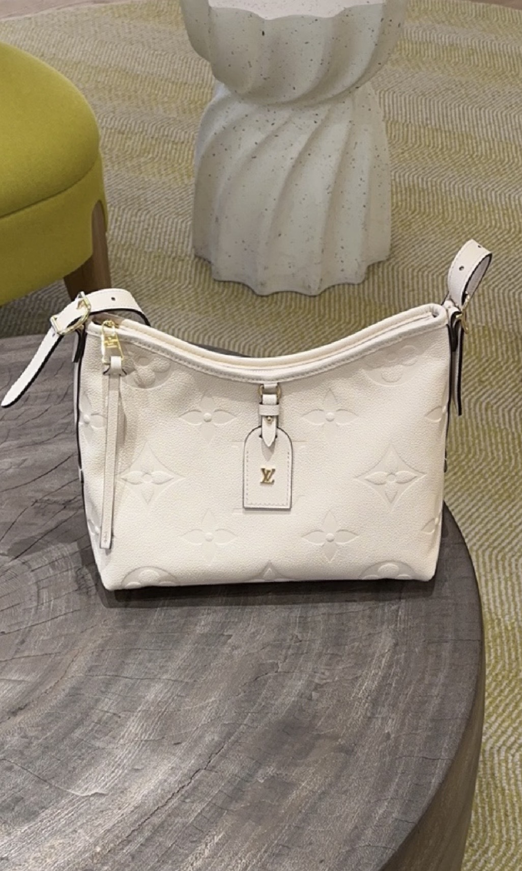 LV CarryAll PM 奶油色