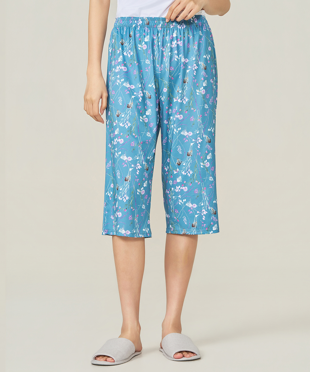 自由空間-旅行印花 永效吸排女七分寬褲 UE0G2426